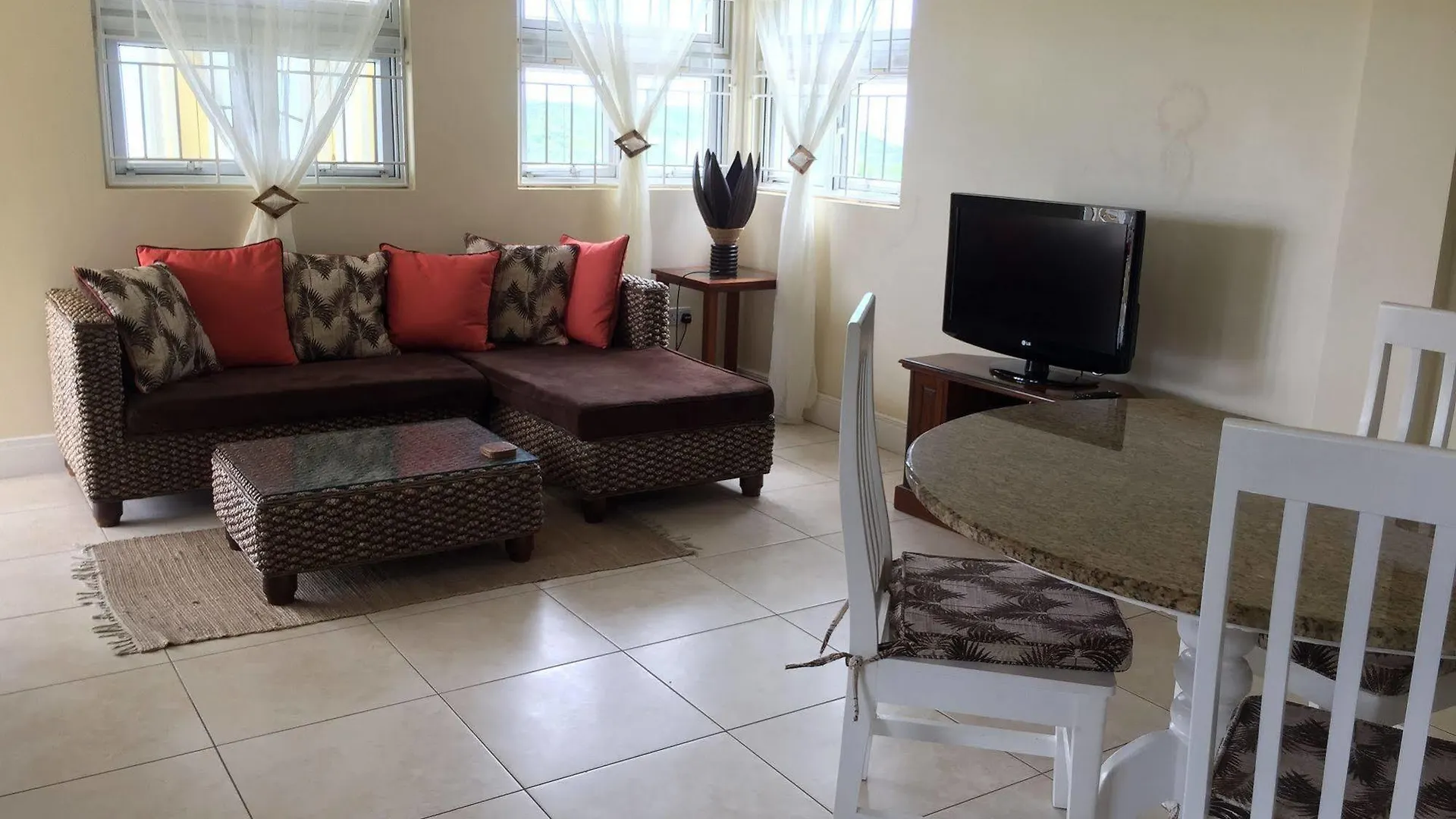 South Sea House Apartment Cap Estate